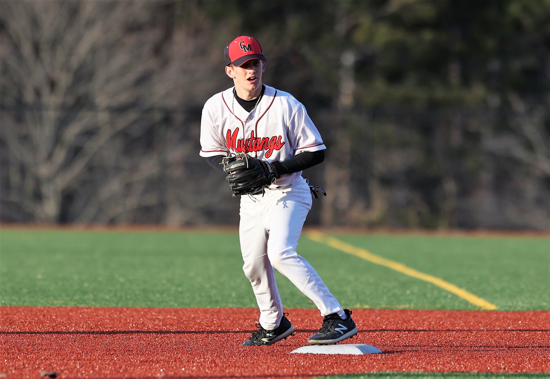 Mustangs rout Lynx