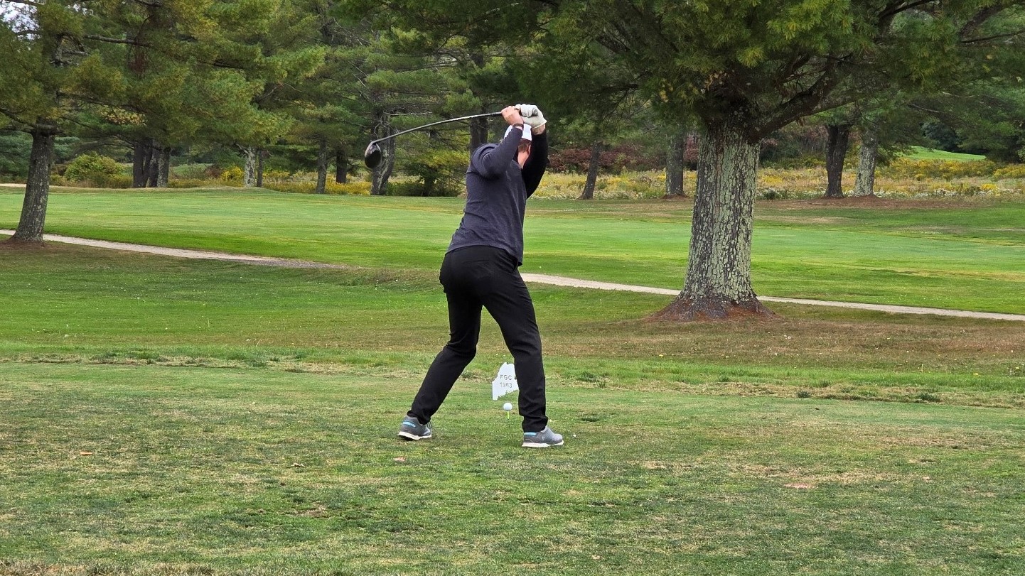 Golf Takes 4th at SMCC Invitational