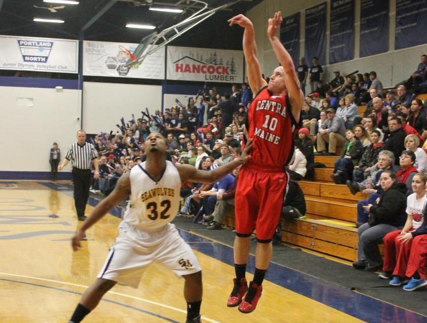 Men's Basketball Charges Past SMCC