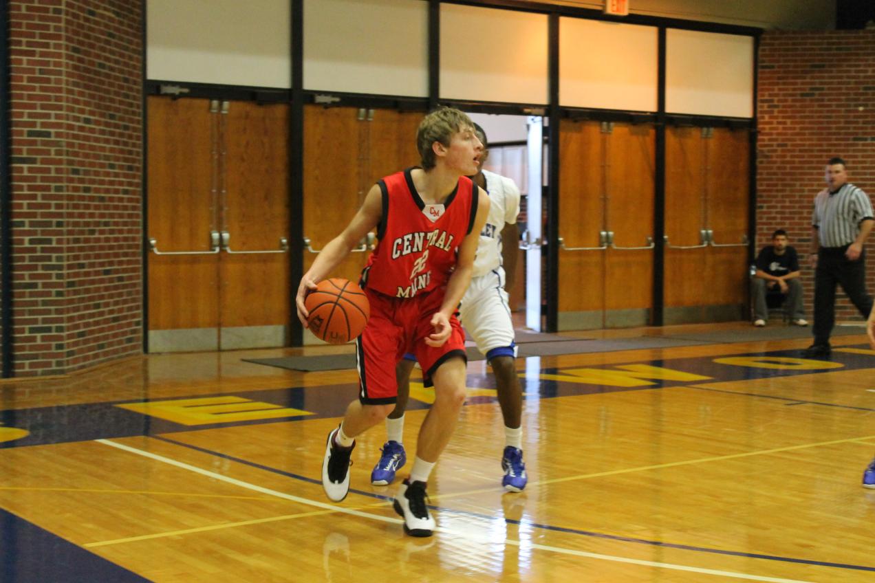Men's Basketball rips Unity College, 79-54