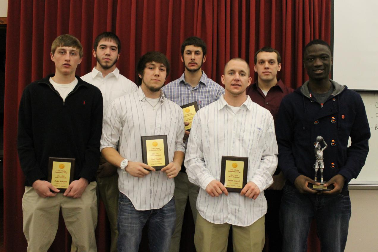 Men's Basketball Recognizes Team Members