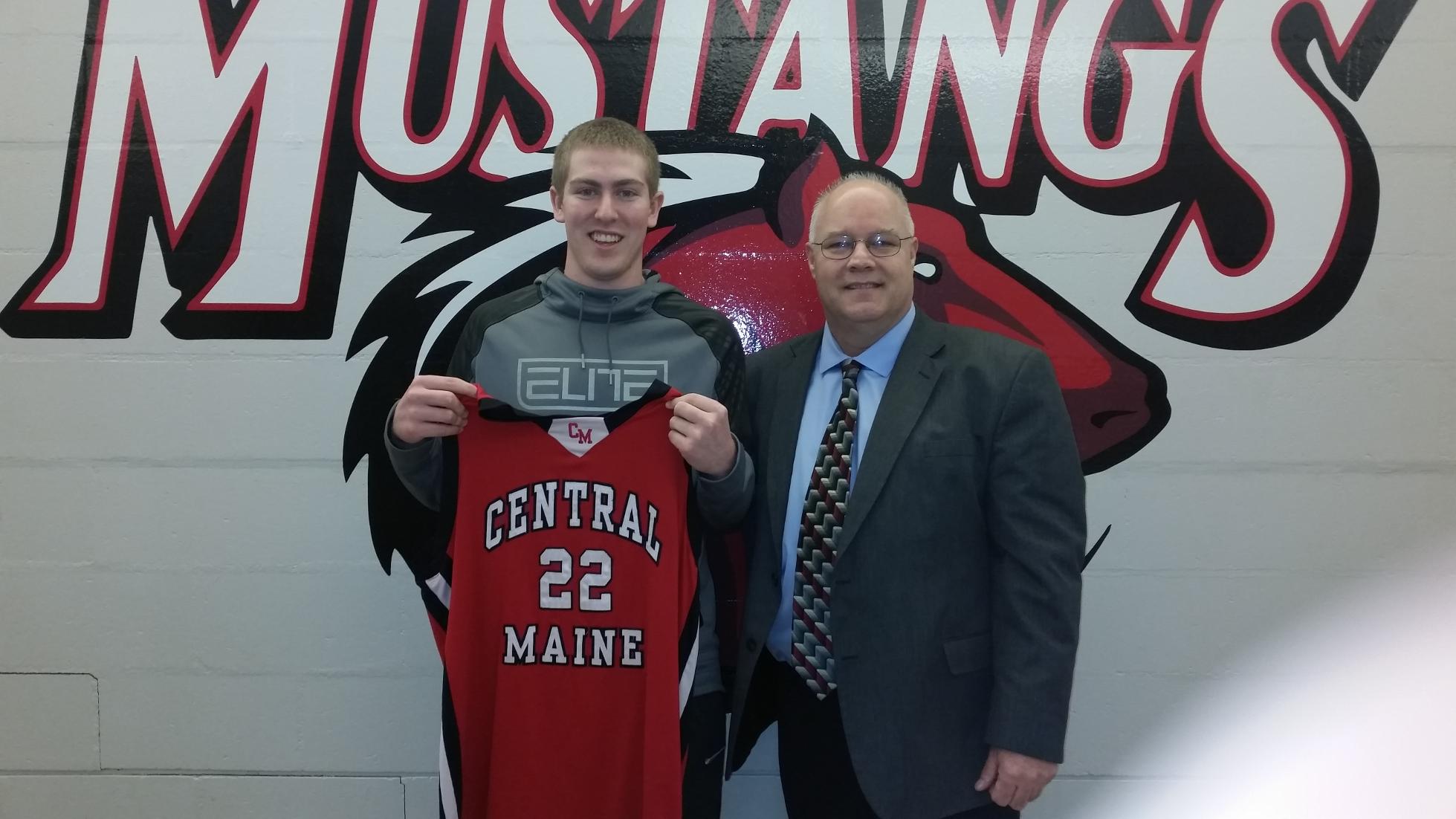 Ellsworth Star Committs to CM