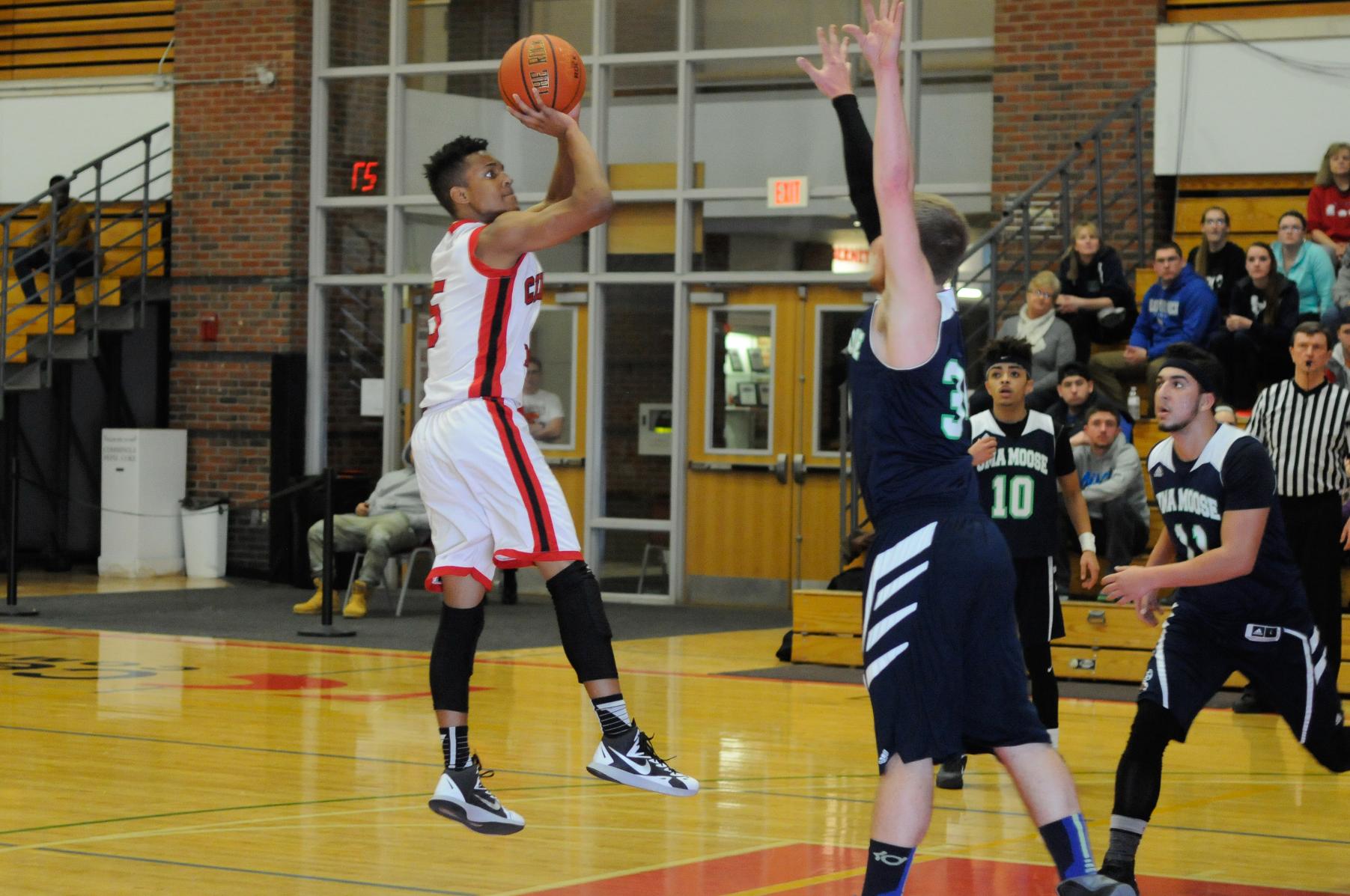 Mustangs Ground Herons 94-73