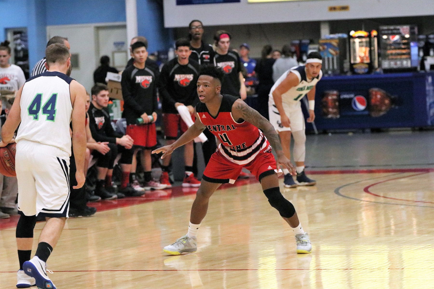 Mustangs Finish off SeaWolves 96-80