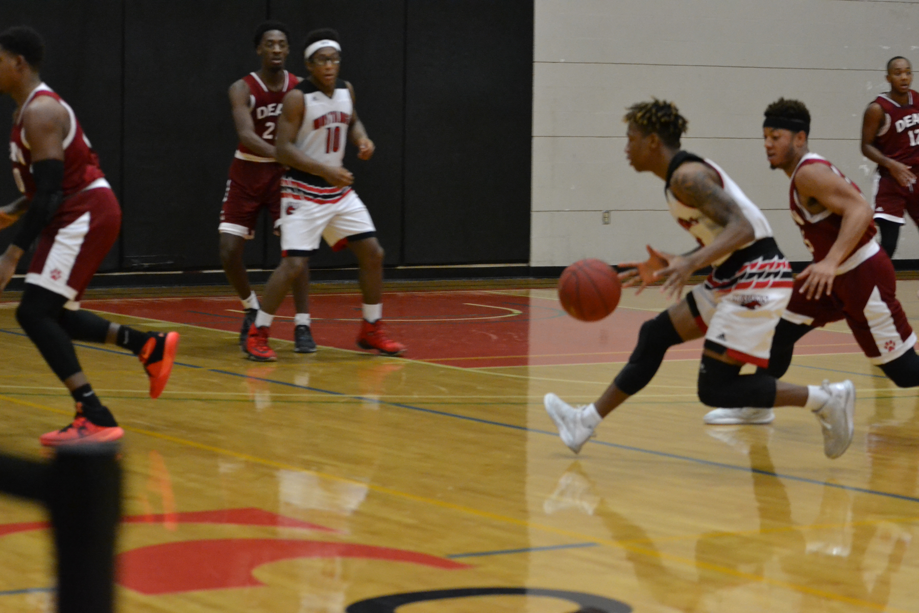 Mustangs Lose Third in a Row 79-60