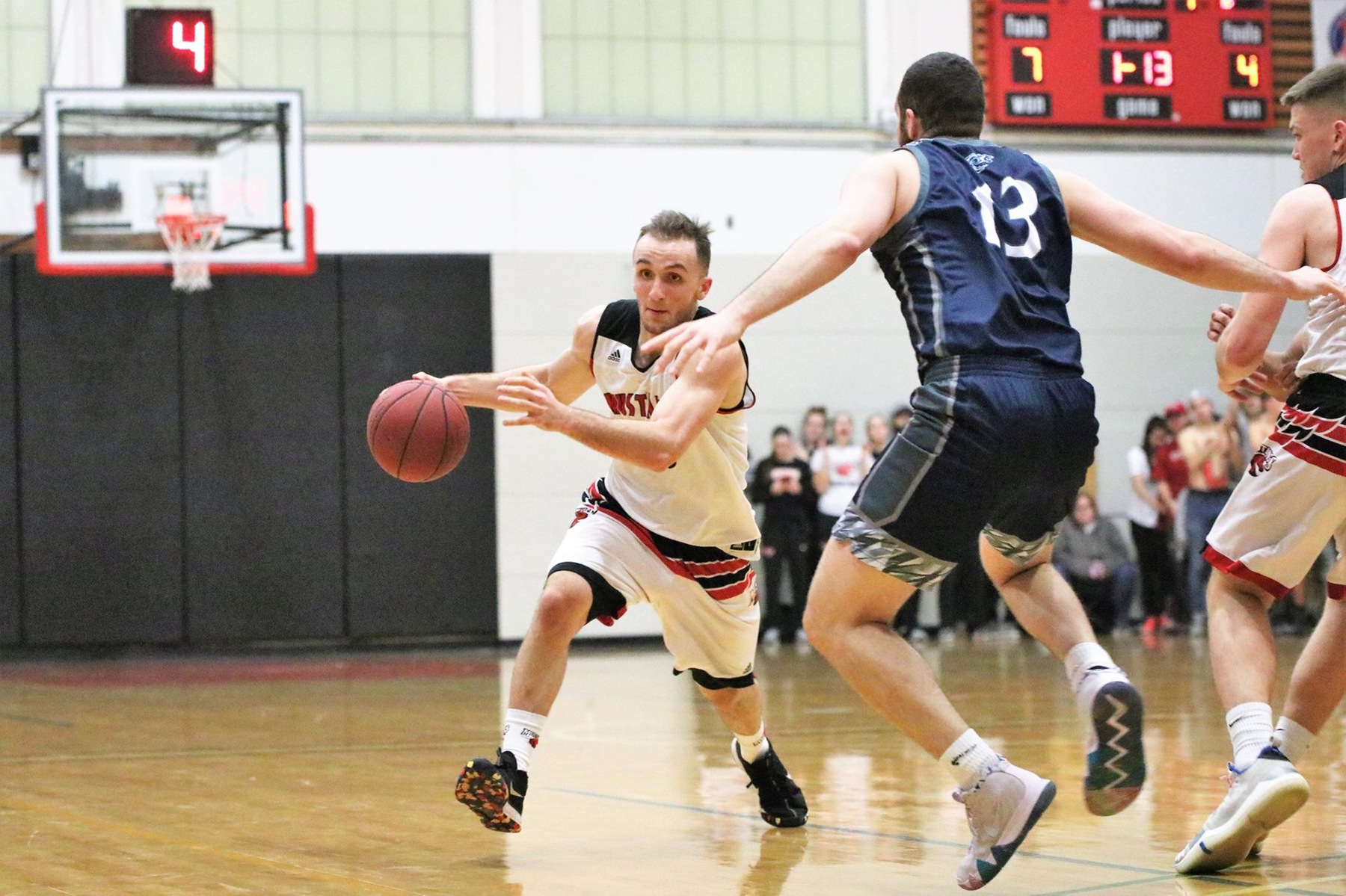 Knights Trounce Mustangs 95-59