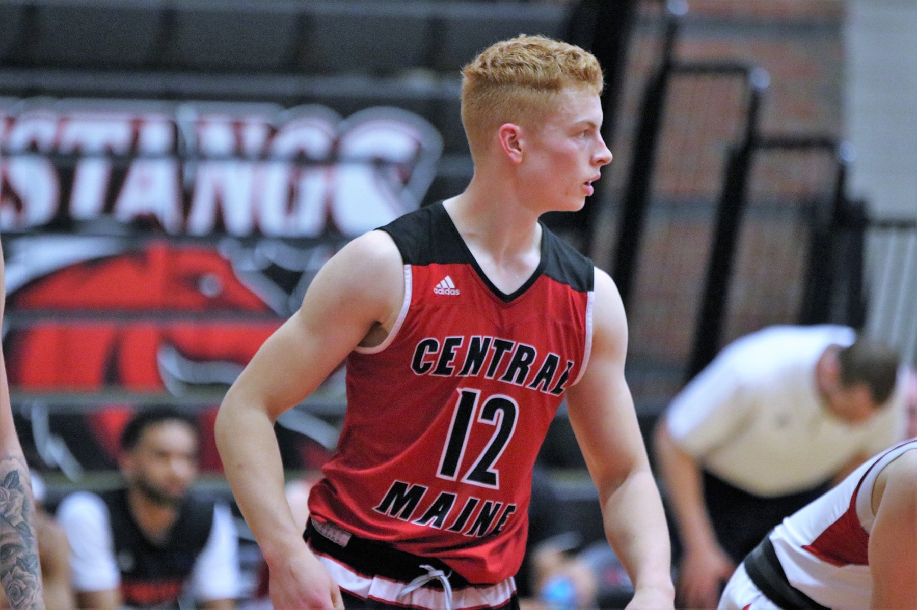 Mustangs Capture Win Over Roxbury 80-56