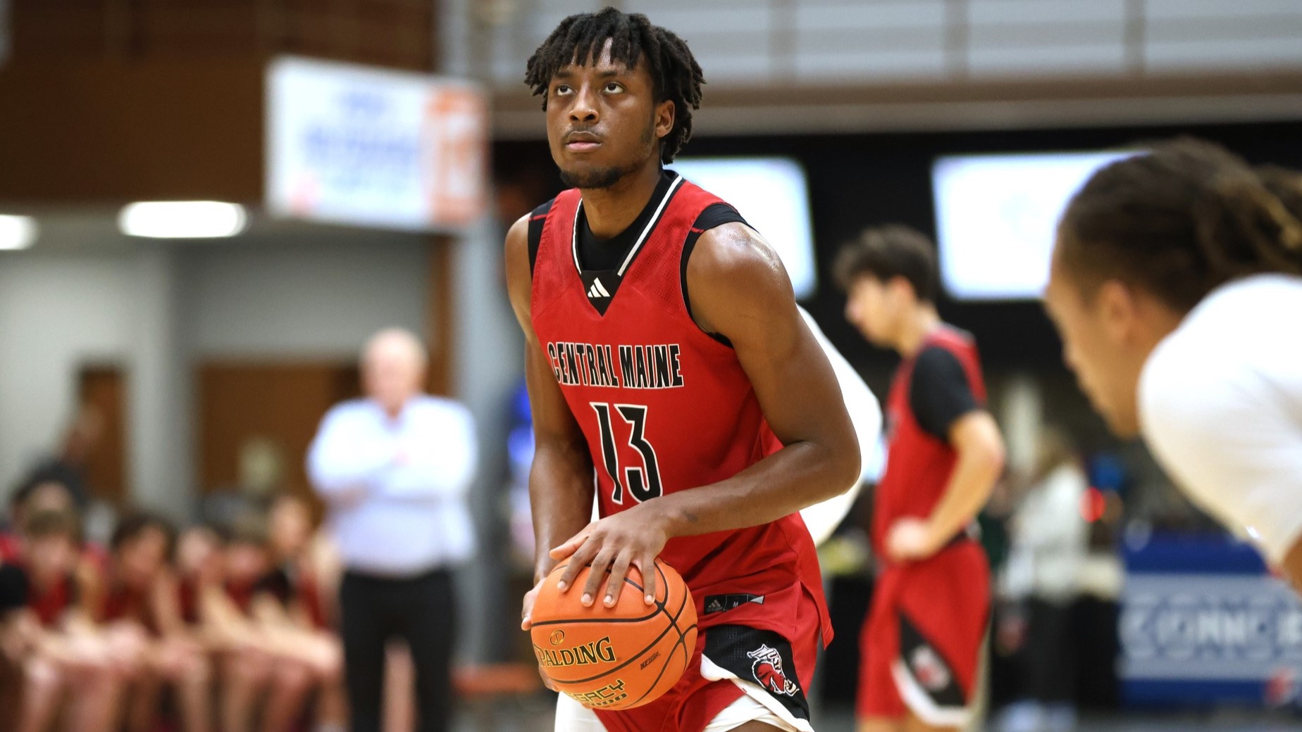 Men&rsquo;s Basketball Rallies Past WCCC 82-81