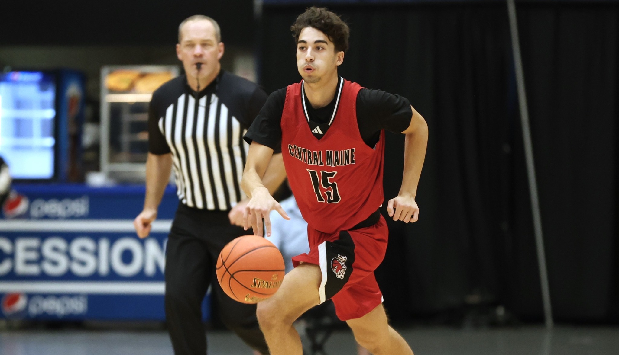 Mustangs Beat Rival Seawolves on Last-Second Layup