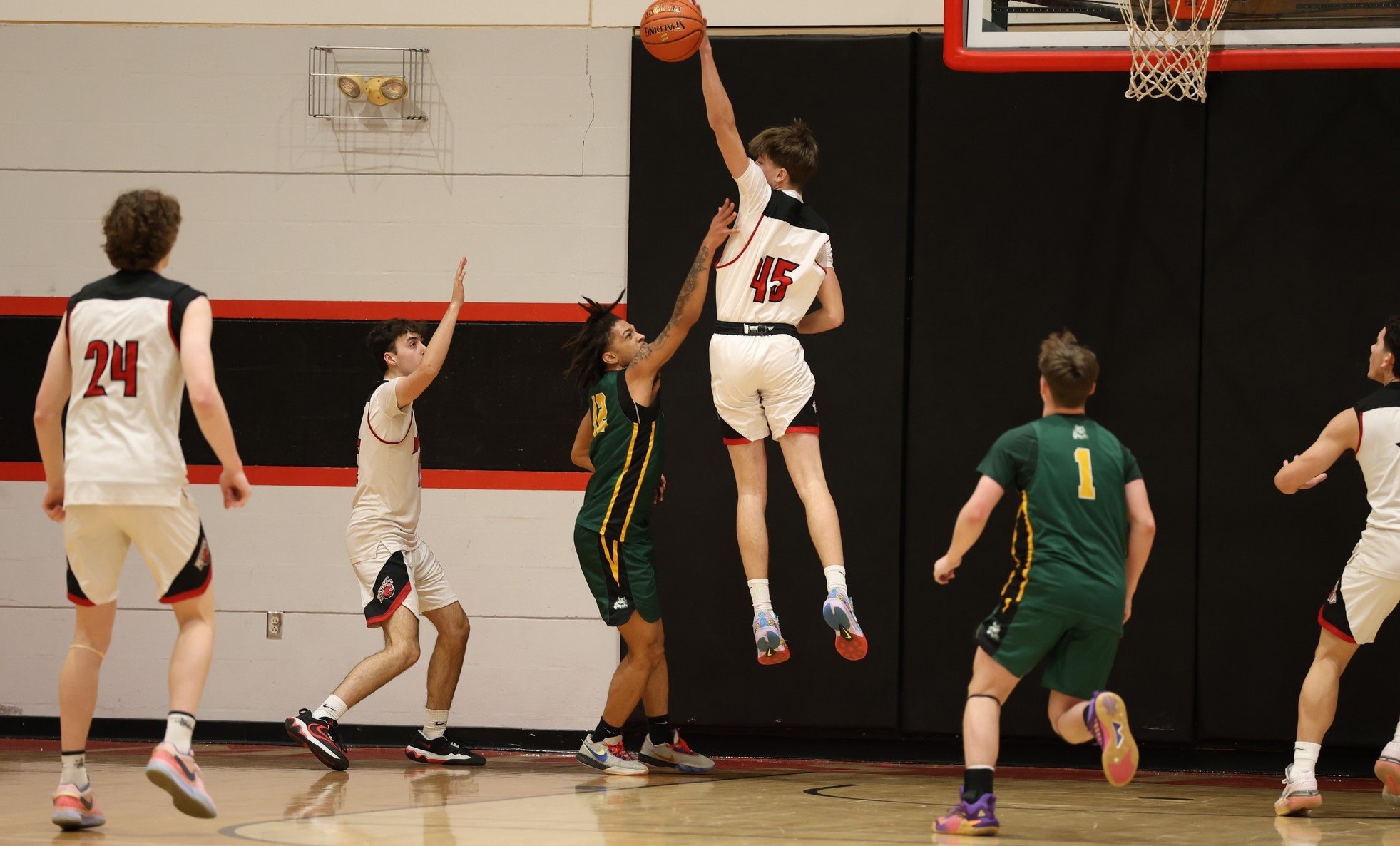 Men&rsquo;s Basketball Gets Full Team Effort in 109-59 Win