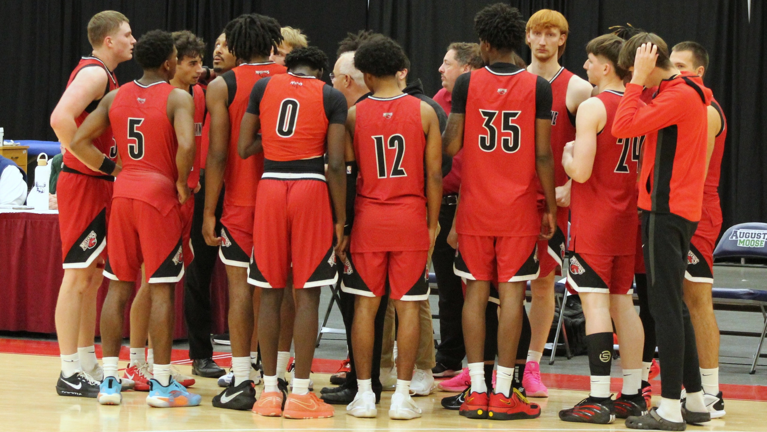 Mustangs Claw Past Panthers, 77-74 to End Road Trip
