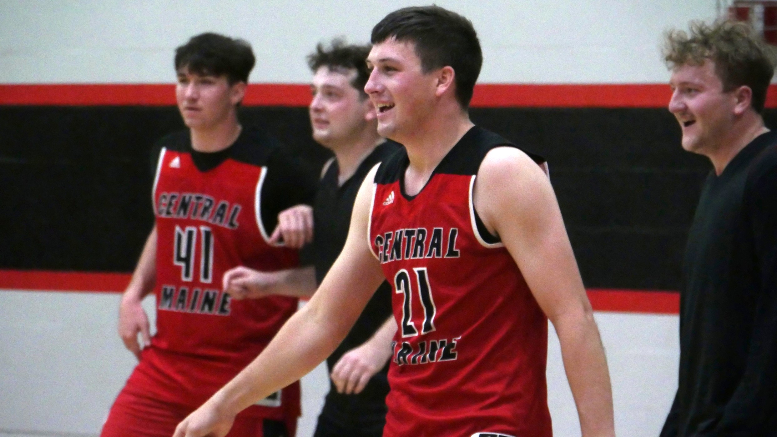 Men&rsquo;s &ldquo;B&rdquo; Basketball Breezes Past Landmark, 93-67