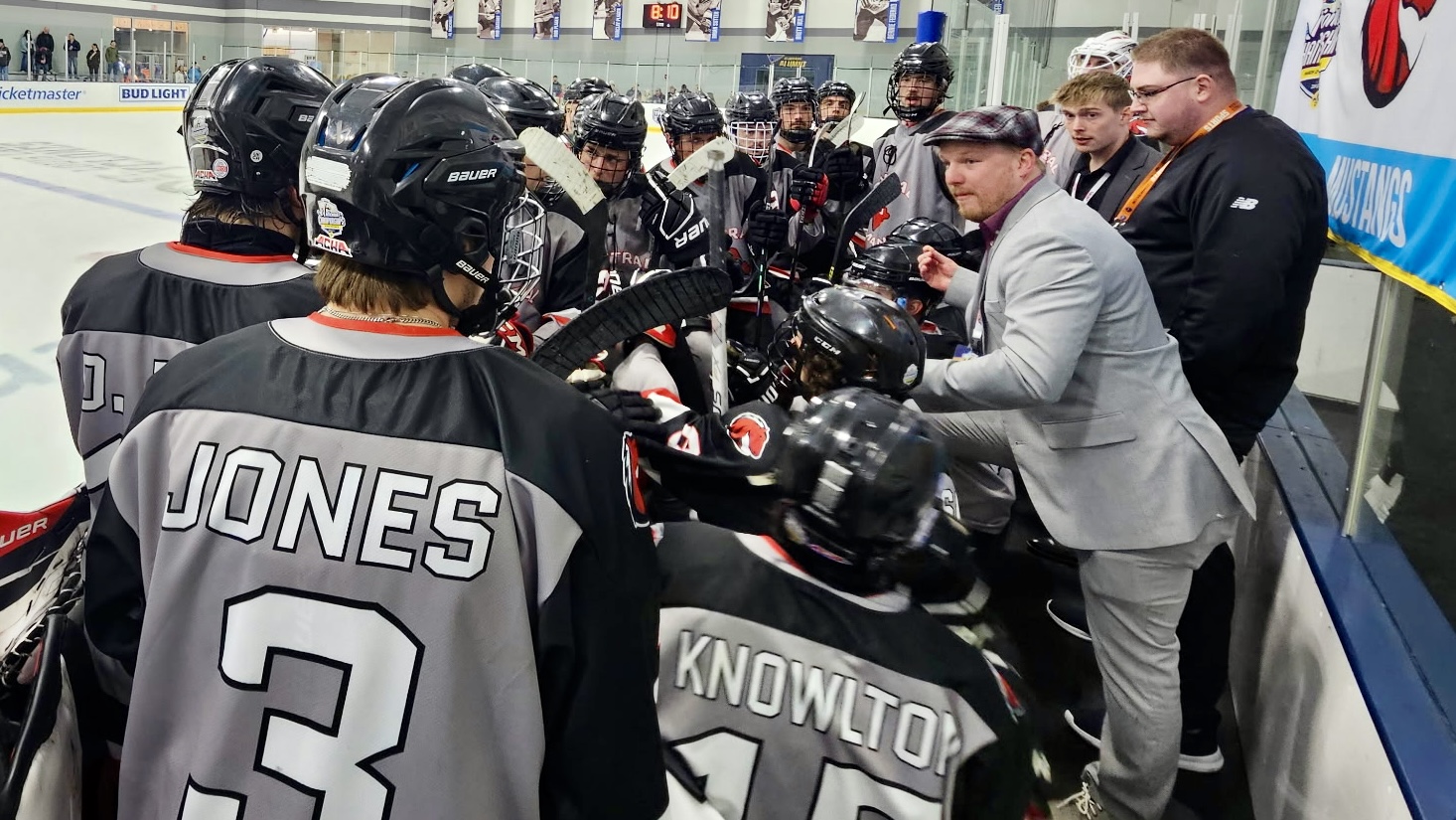 Men&rsquo;s Hockey Ends Season with 5-2 Win vs Orediggers