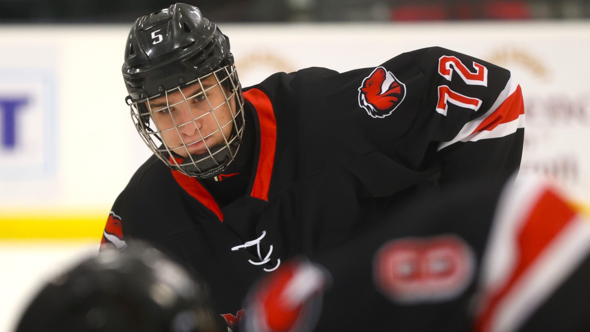 Mustangs End Weekend With 7-4 Win at UNH