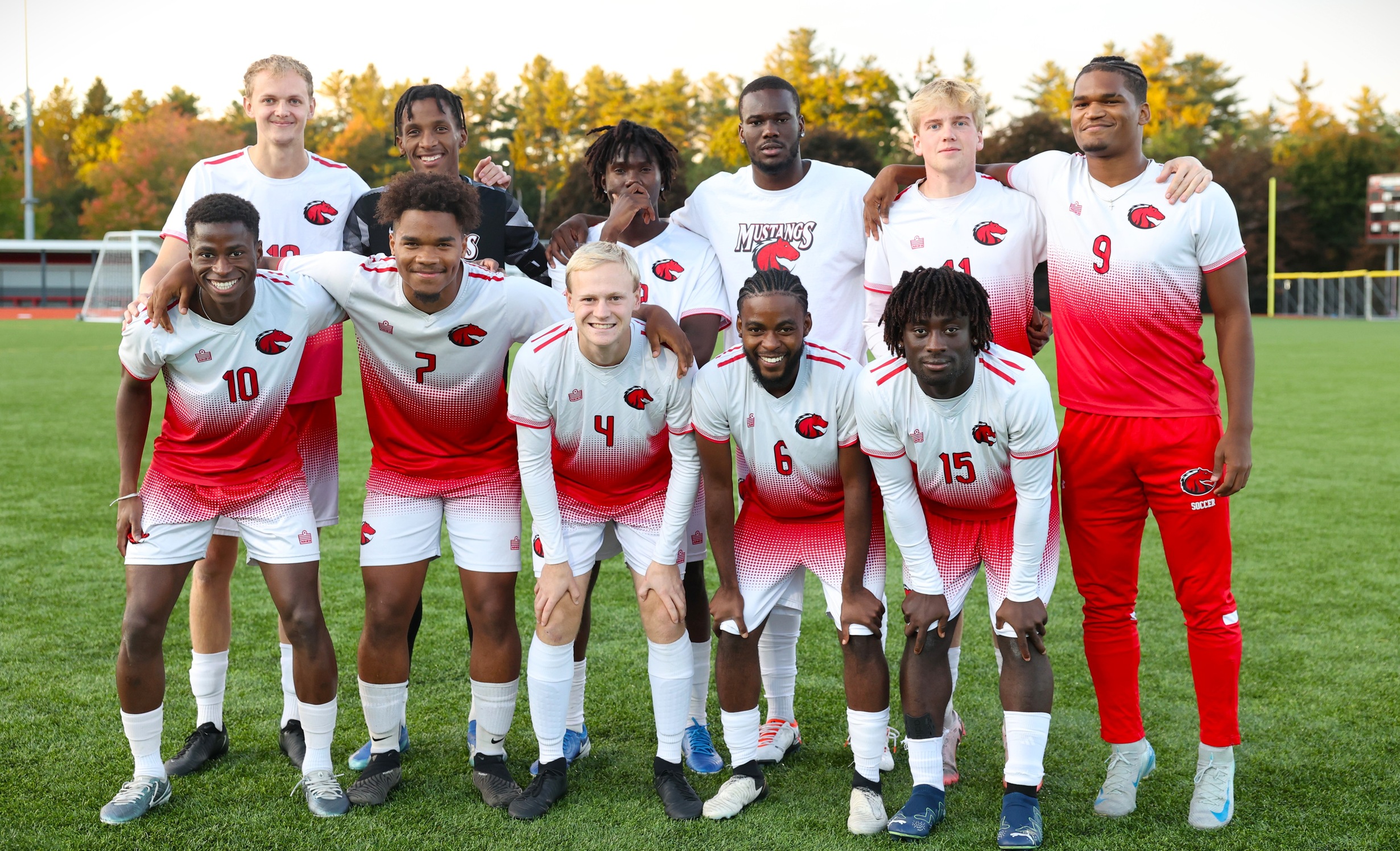 Men&rsquo;s Soccer Celebrates 11 Grads, Blasts Past UMA 8-0