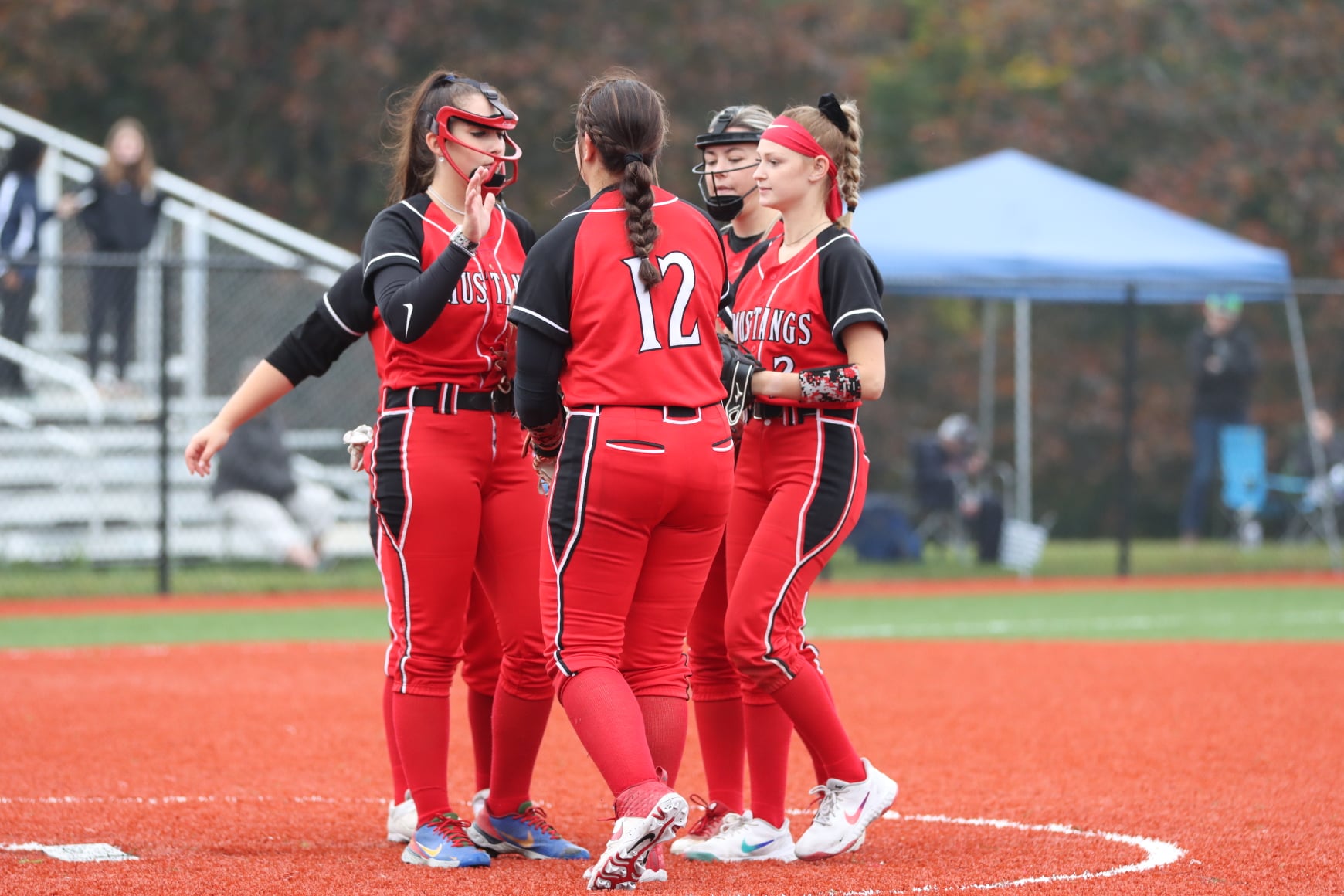 Mustangs Sweep Beavers
