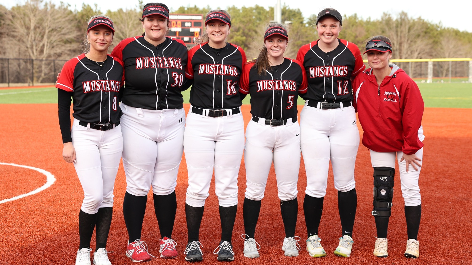 Mustangs Win Senior Day Doubleheader vs Lynx