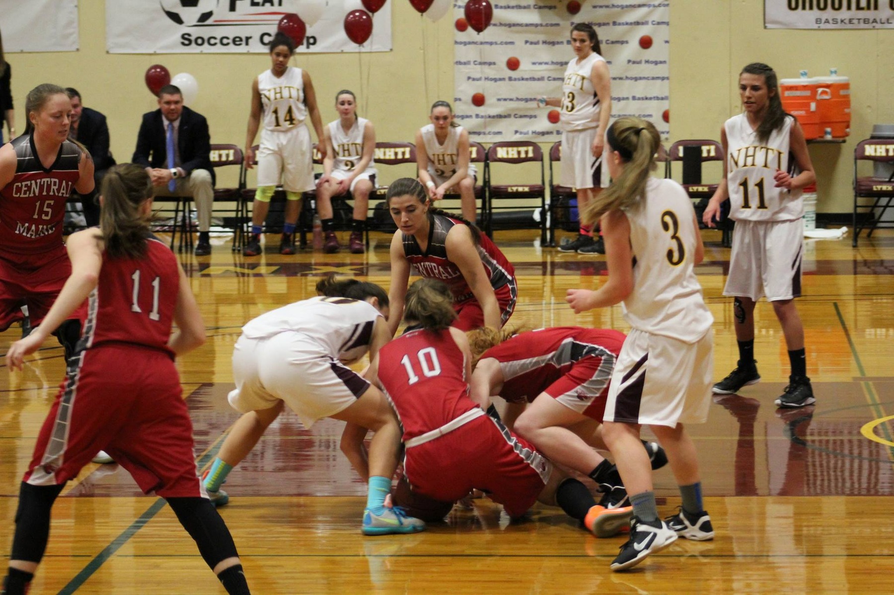 Lady Mustangs hold on, wrap up undefeated conference record