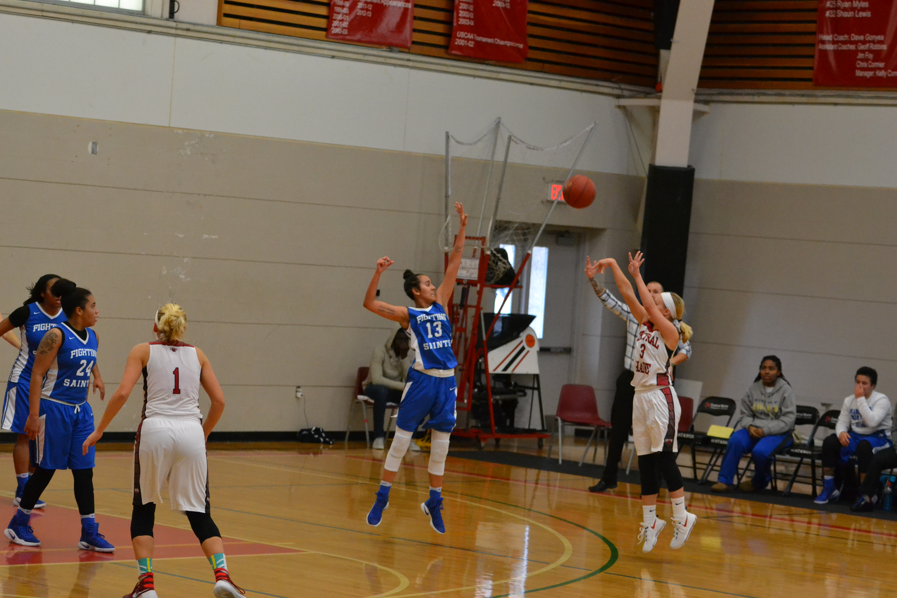 Shorthanded Lady Mustangs spoil VTC&rsquo;s upset bid