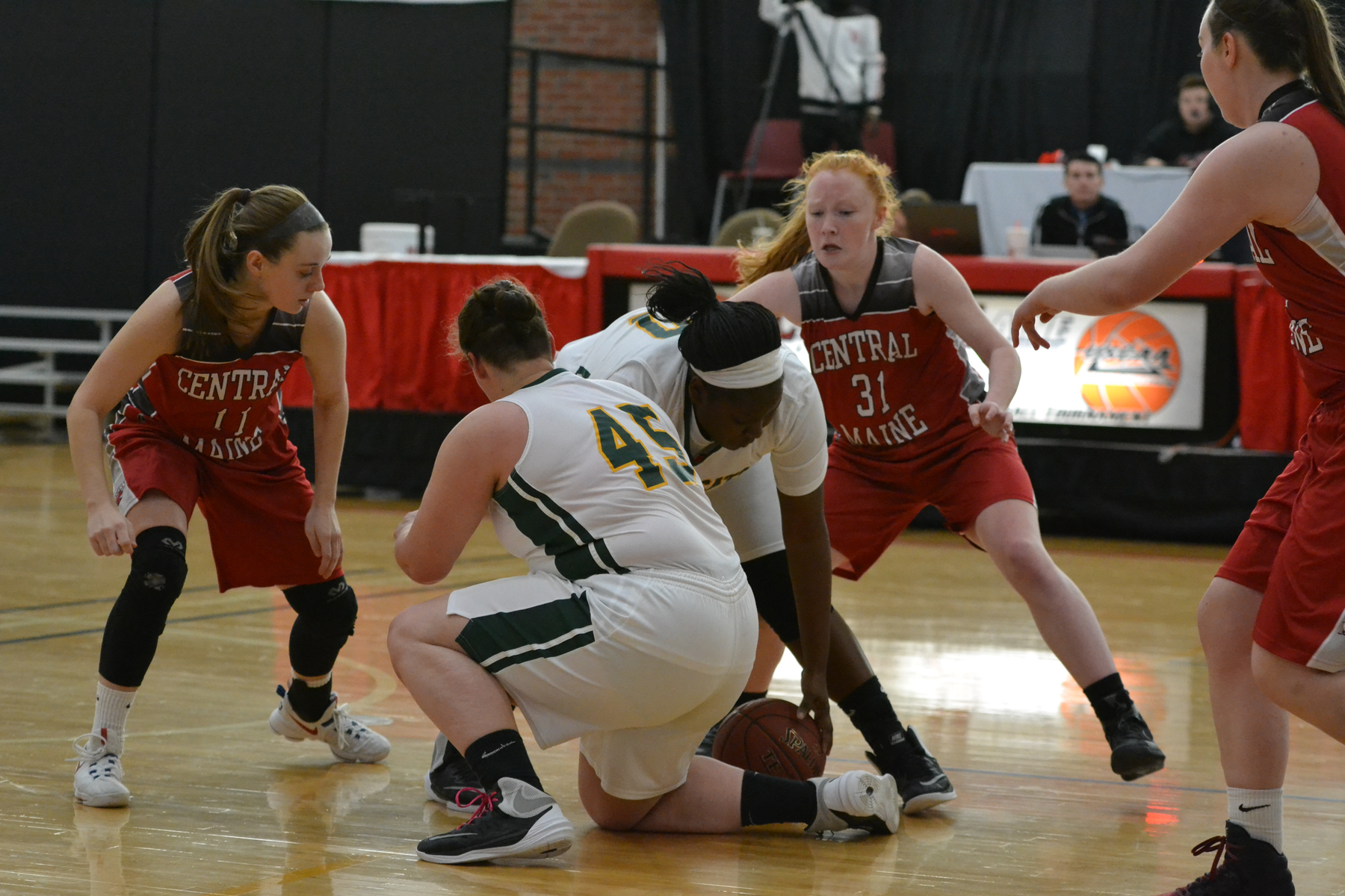 Lady Mustangs sink Clippers