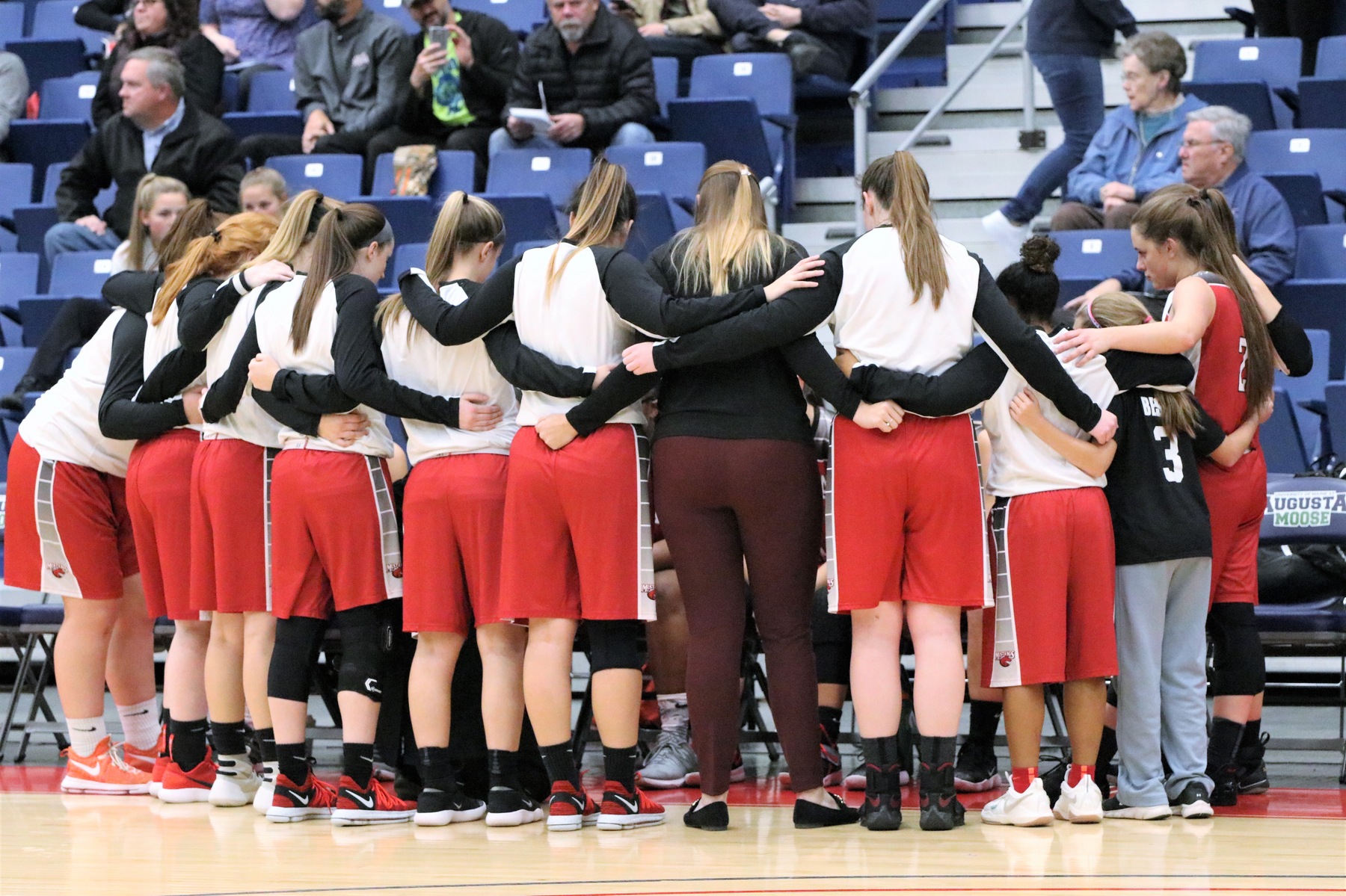 Women's Basketball dominant in win over Hampshire