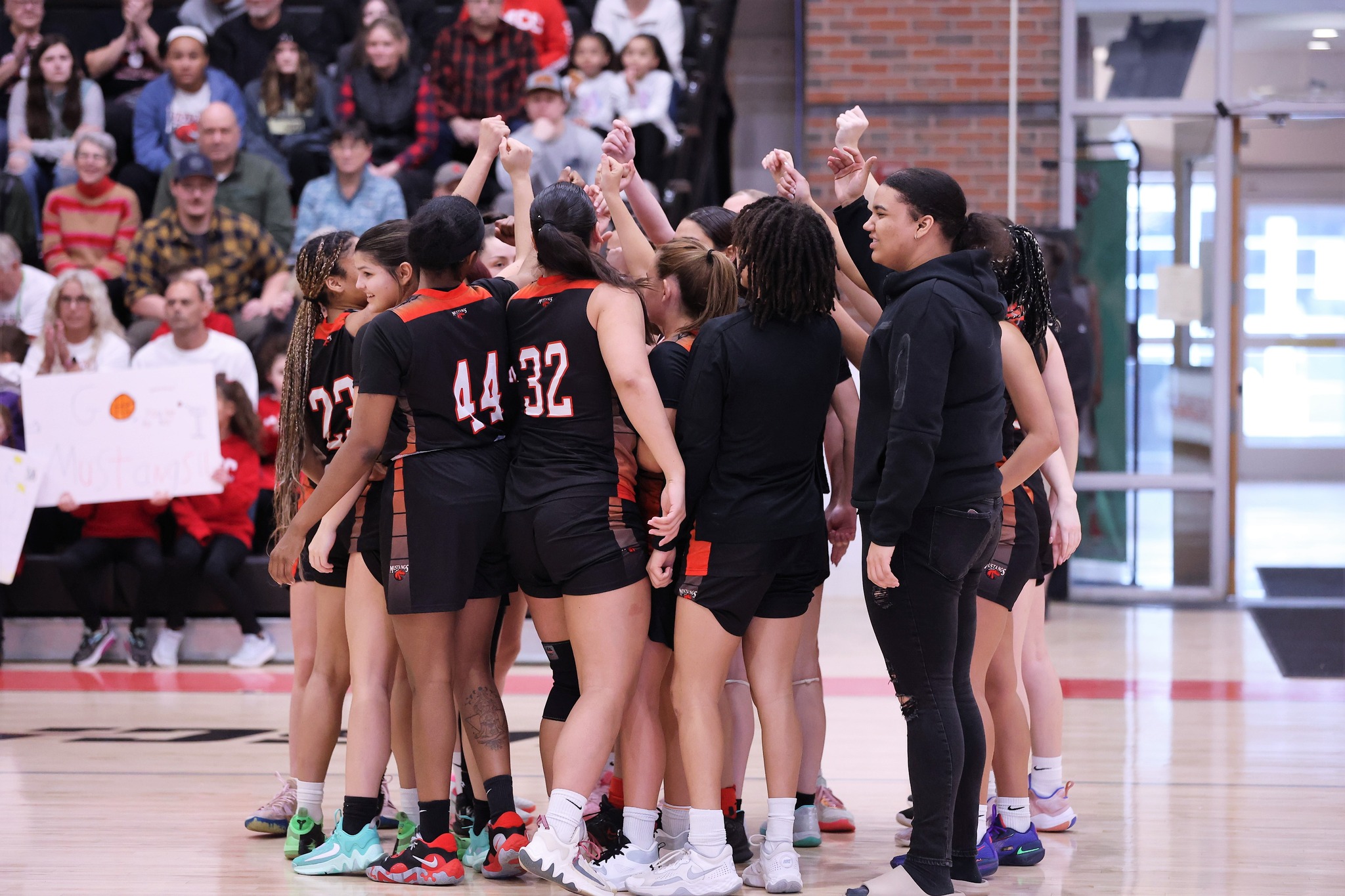 Women's Basketball routs NHTI, clinches top seed