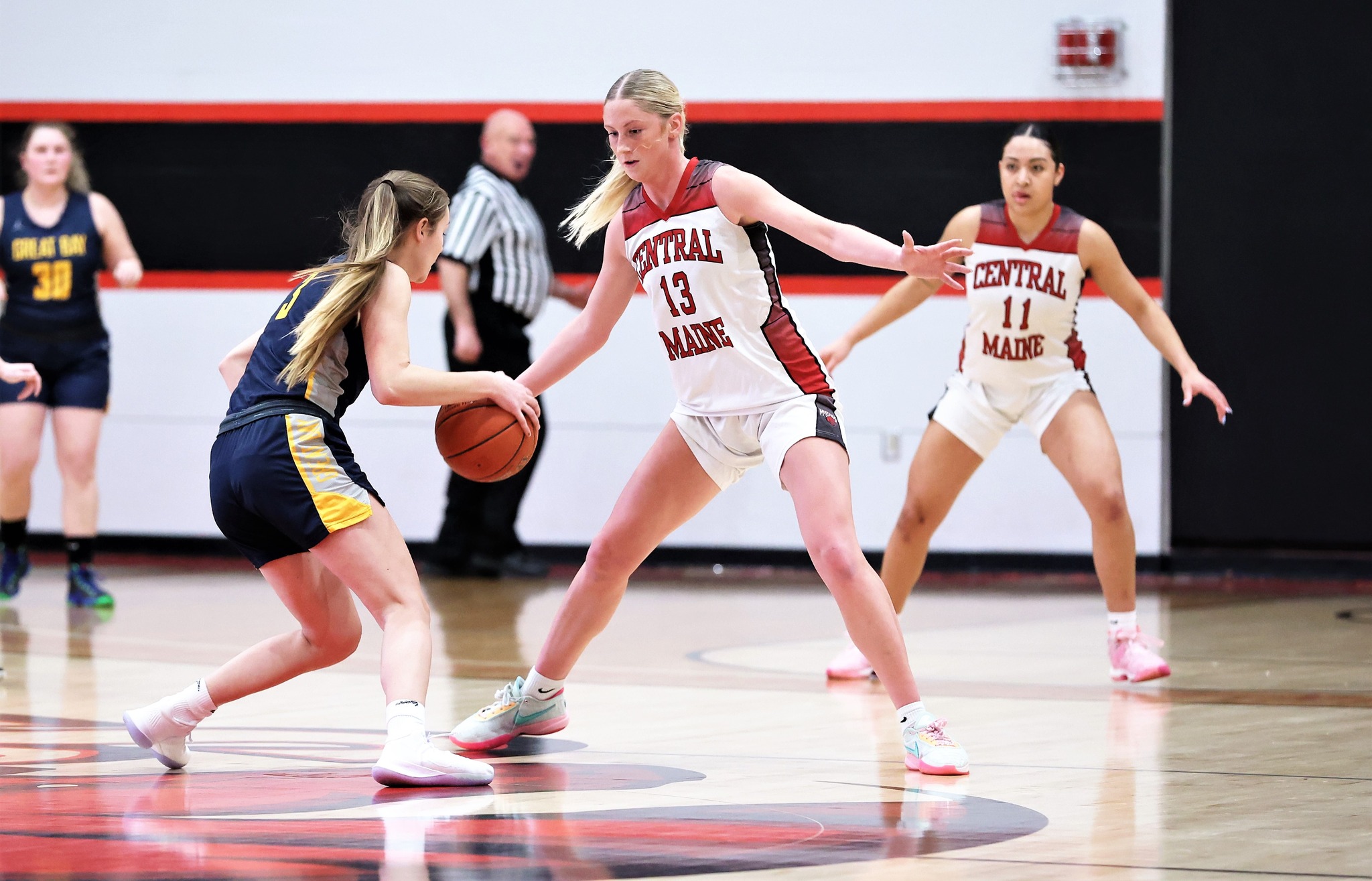 Women's Basketball cruises to blowout win over GBCC