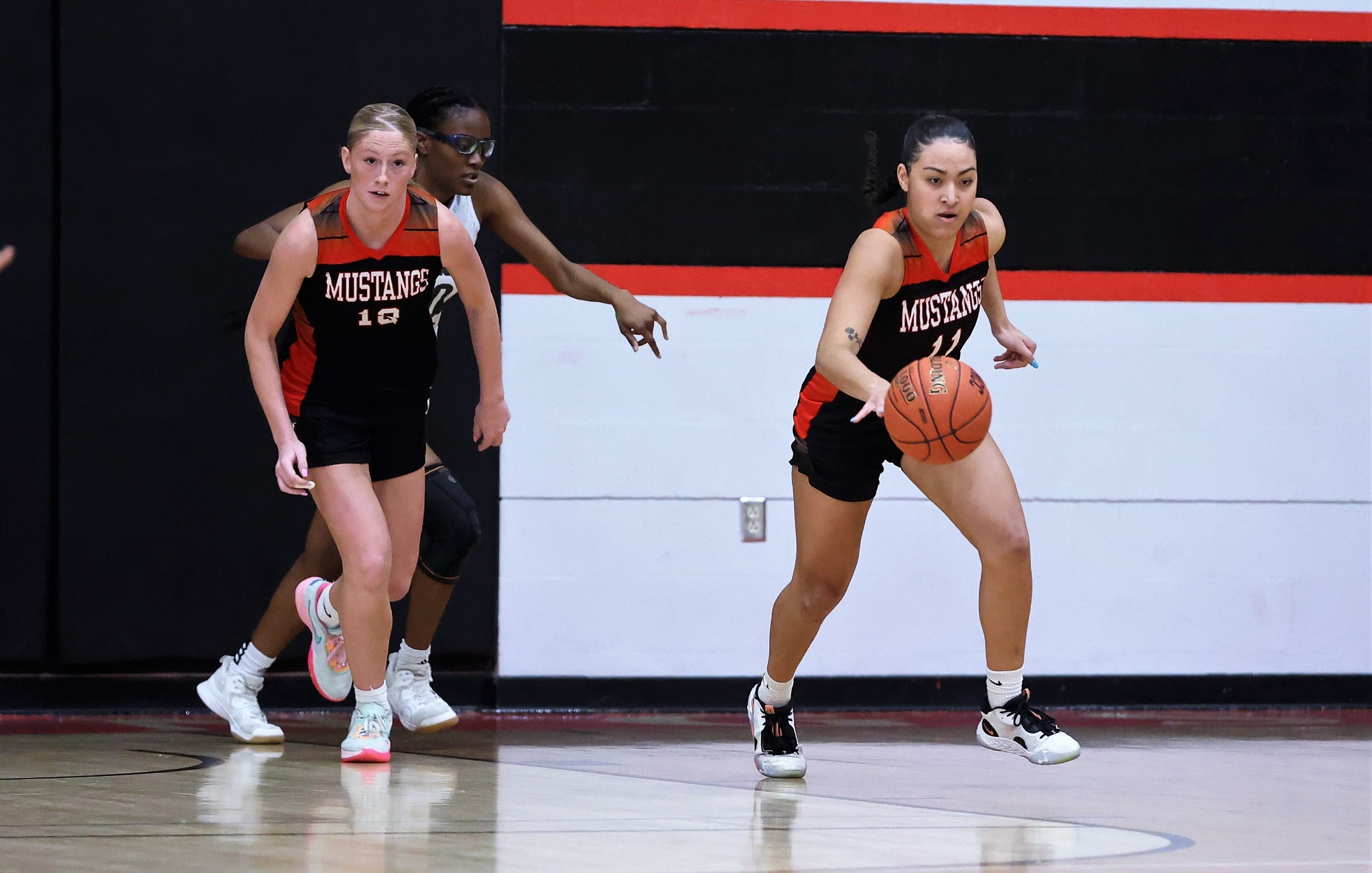 Mustangs back on track, rout VTC