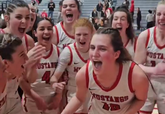 Mustangs Survive and Advance Past Cougars, 67-62