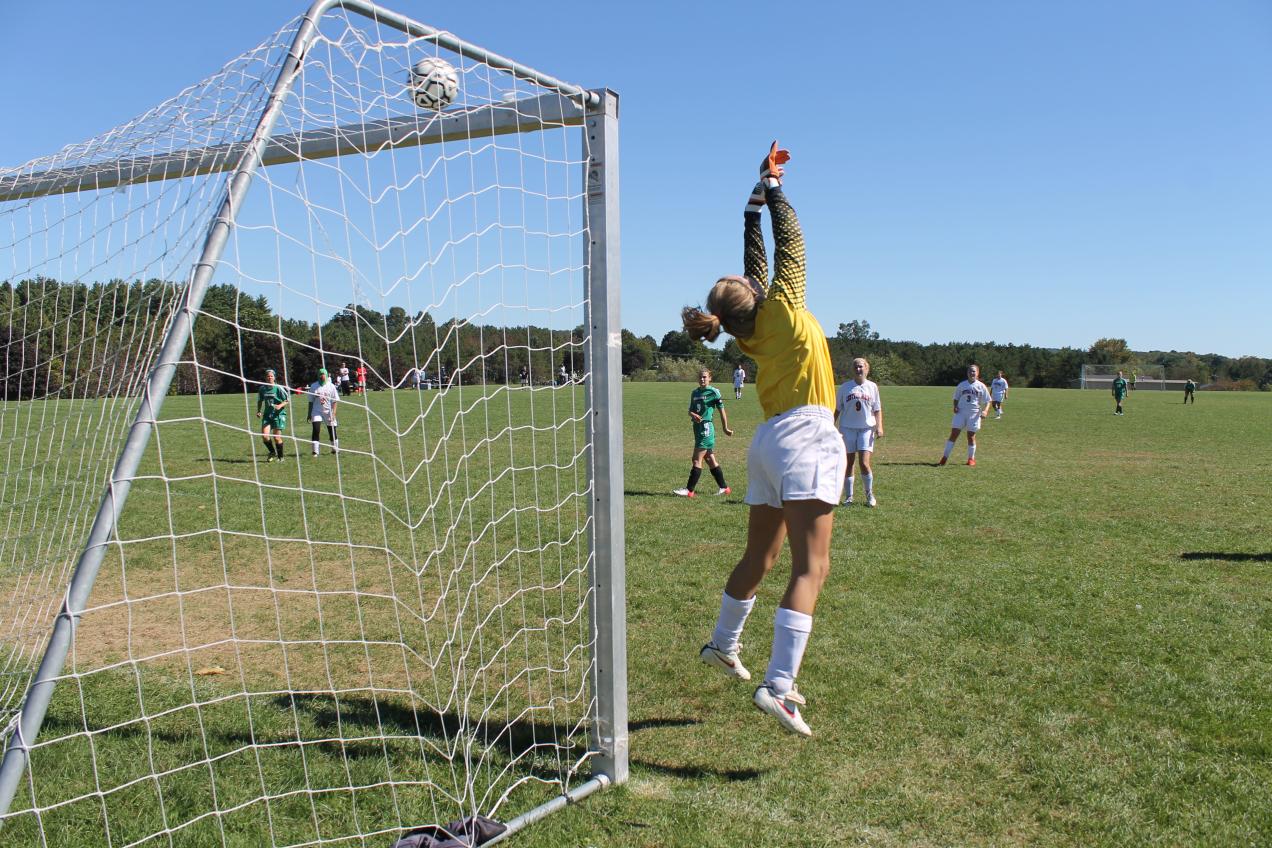 Clippers blow past Lady Mustangs