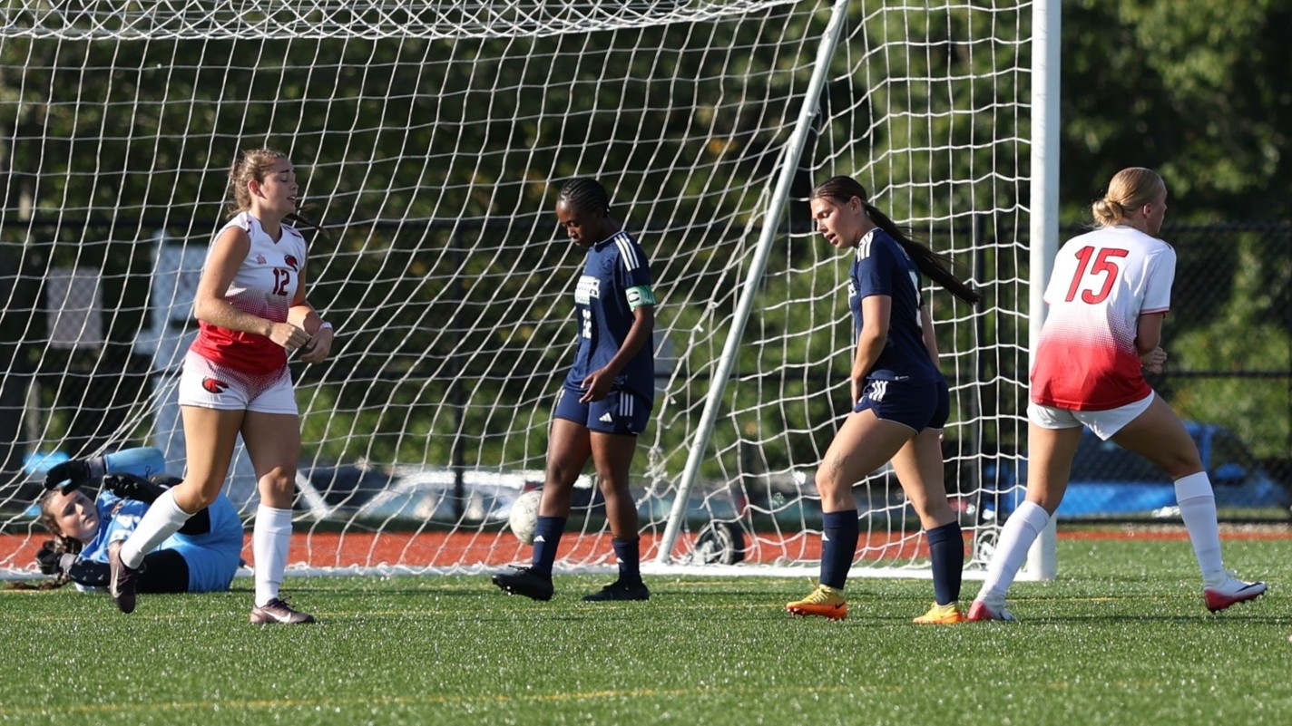 Offense Explodes in Women&rsquo;s Soccer Season Finale